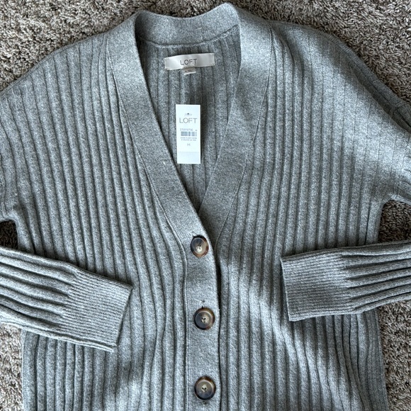 🆕 LOFT cardigan - Picture 2 of 8